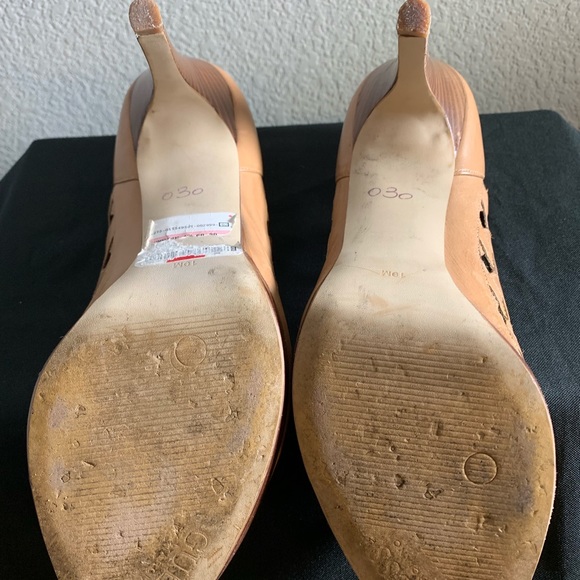 Guess Beige leather peep toe laser cut heels - Picture 5 of 8